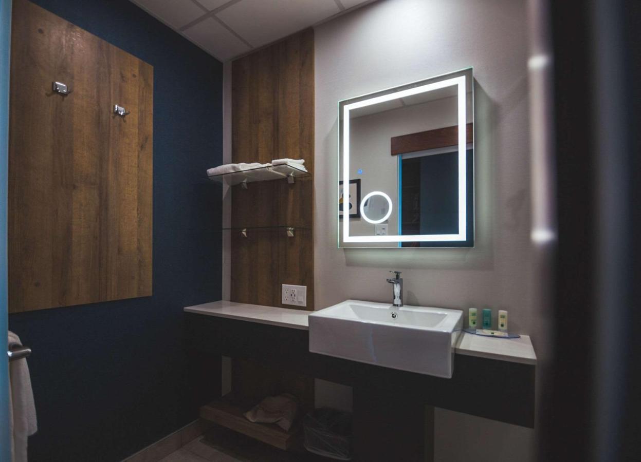 Quality Hotel & Conference Centre Edmundston Extérieur photo